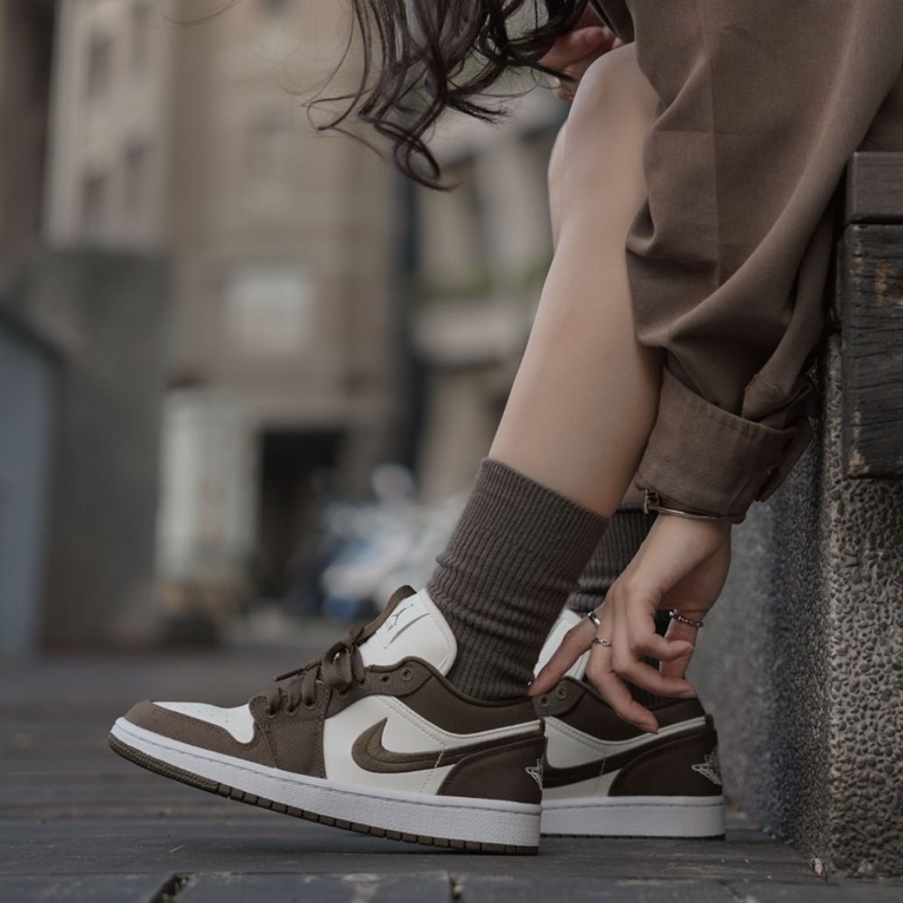 Air Jordan 1 Low SE Light Olive