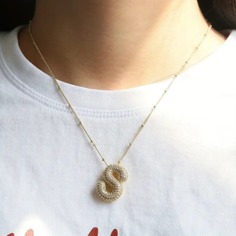 ZEVORA Bubble Letter Initial Necklace Set – Gold