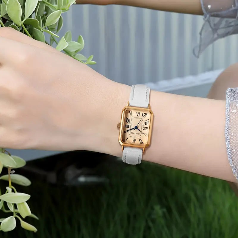 ZEVORA Vivelle Crest Watch – Gold