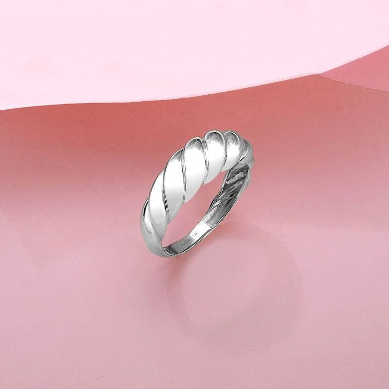 ZEVORA Croissant Ring – White Gold
