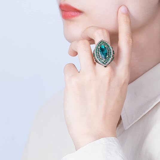 ZEVORA Emerald Regent Ring – Handmade Gold & Emerald Statement Jewelry