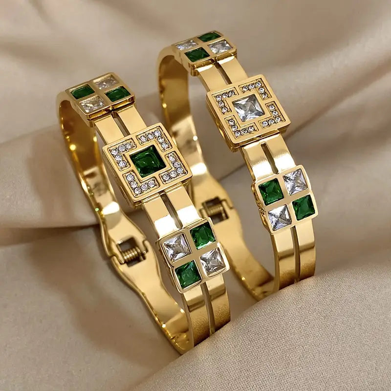 ZEVORA Esme Carrington Bracelet – Gold Stone Bracelet in Green & White