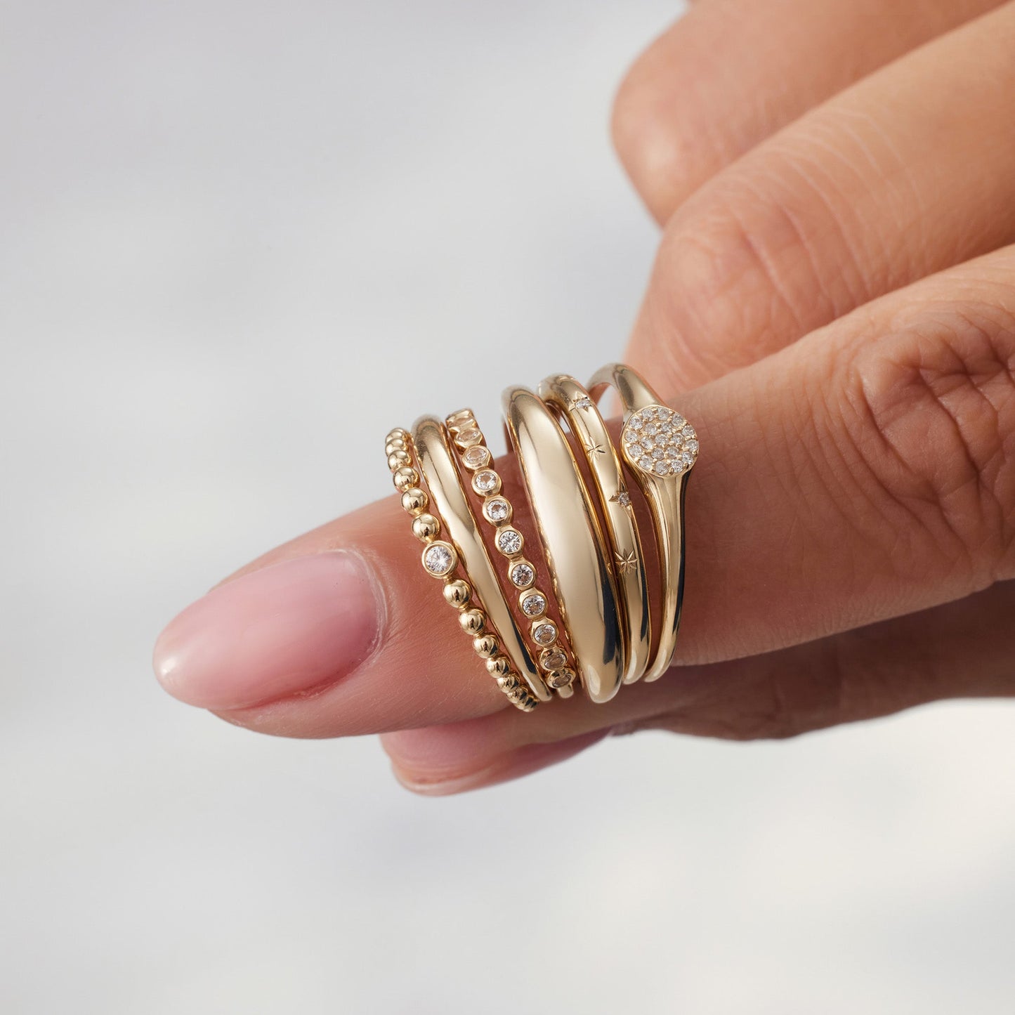 ZEVORA Slim Dome Ring – Gold