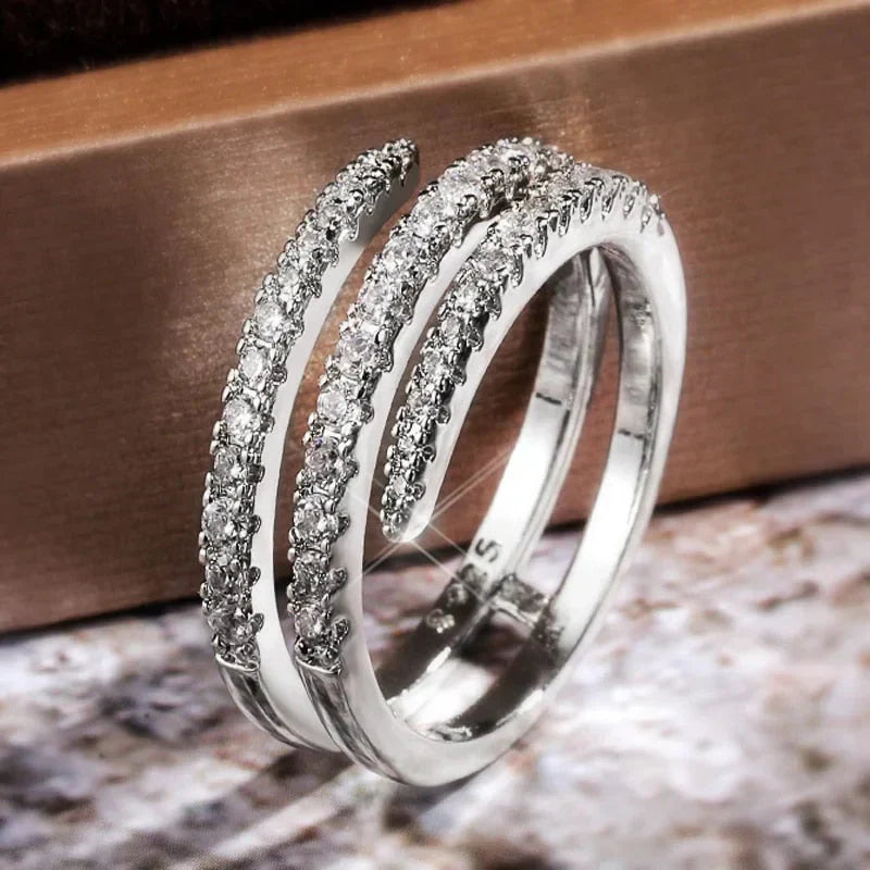 ZEVORA Mariavittoria Sassetti Ring – 18K White Gold Sculptural Statement Ring