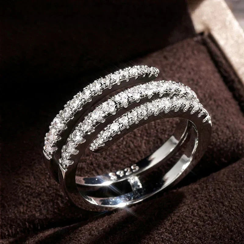 ZEVORA Mariavittoria Sassetti Ring – 18K White Gold Sculptural Statement Ring