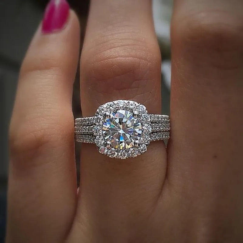 ZEVORA Clarinda Vellori Ring – 18K White Gold Elegant Cocktail Ring