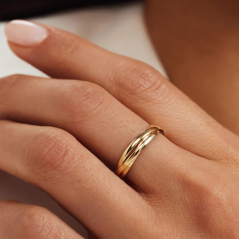 ZEVORA Léna Trielle Ring – 14K Gold Minimalist Stacking Ring