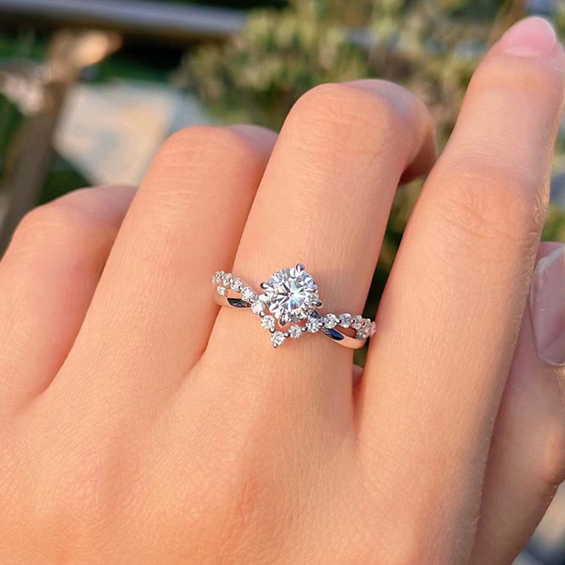ZEVORA Celina Everhart Ring – Elegant 16K White Gold Statement Ring