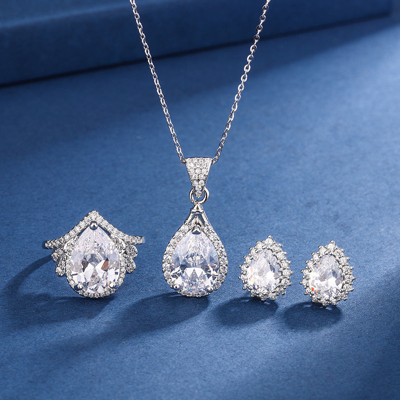ZEVORA Aria Teardrop White Jewelry Set – White Gold
