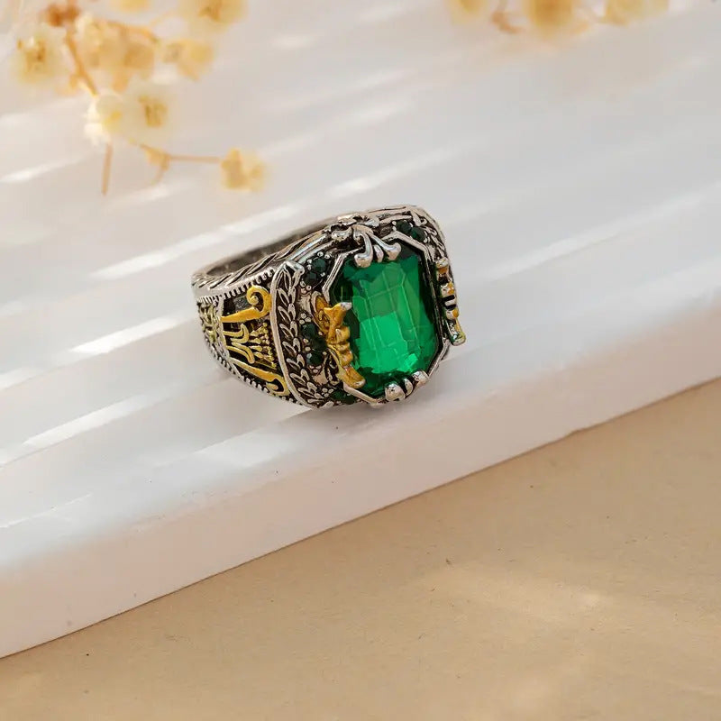 ZEVORA Klara Emerin Ring – 18K Mixed Gold Emerald Stone Ring
