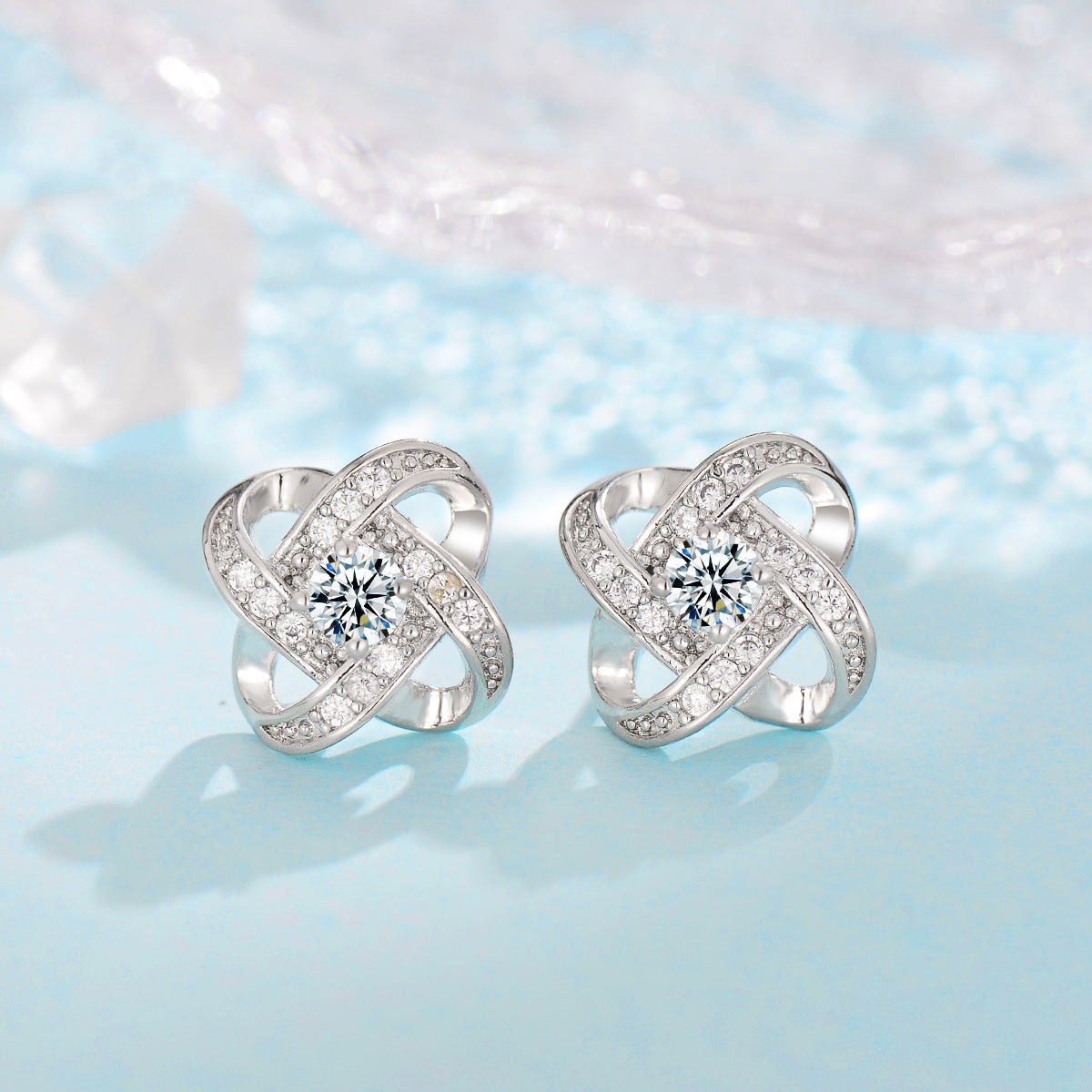 ZEVORA Fleur de Givre Clover Knot Jewelry Set – White Gold