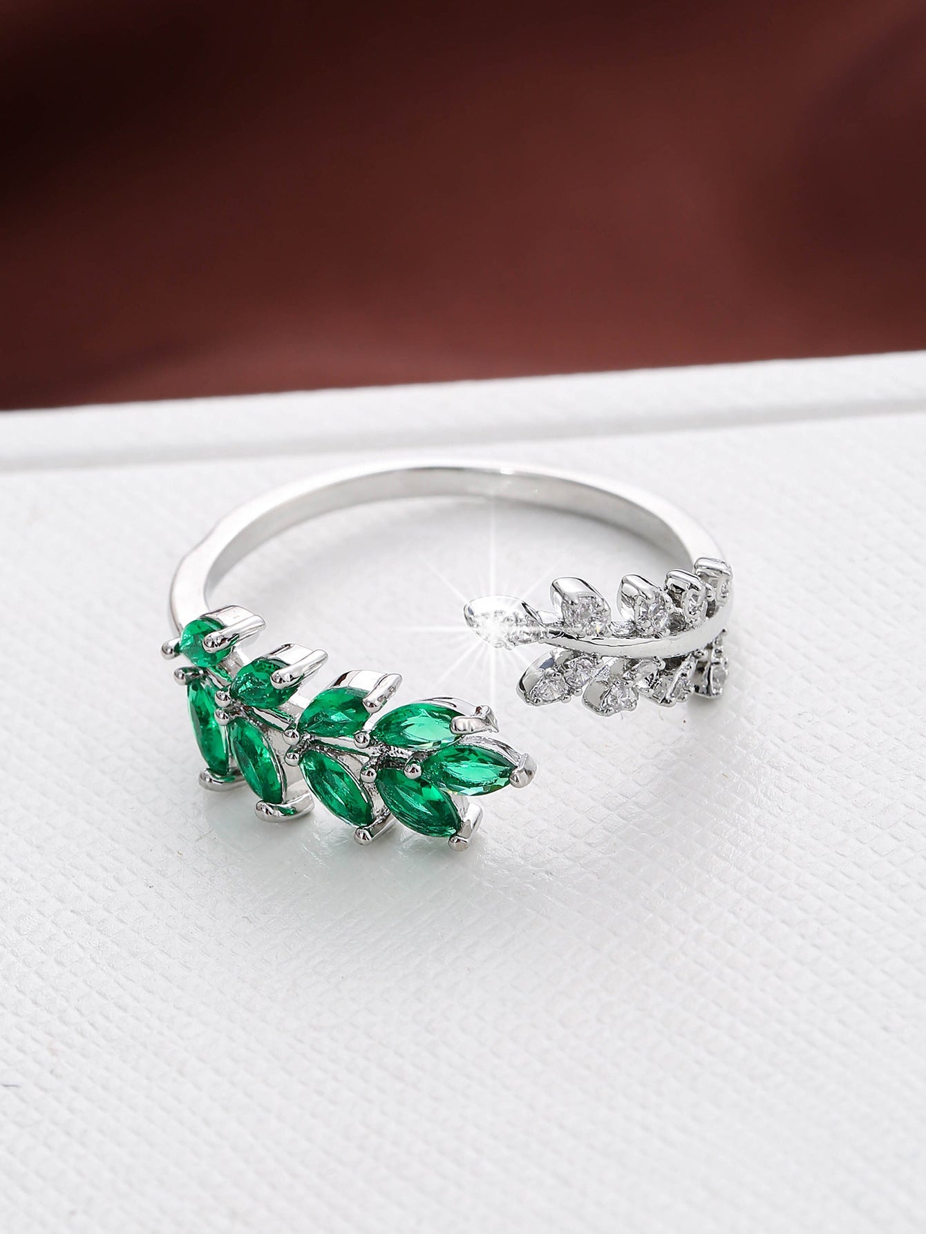 ZEVORA Vivara Lyselle Ring – White Gold
