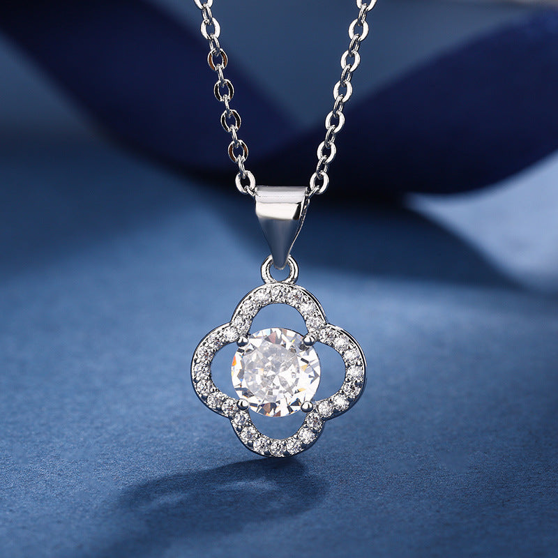ZEVORA Aria Clover Charm Jewelry Set – White Gold