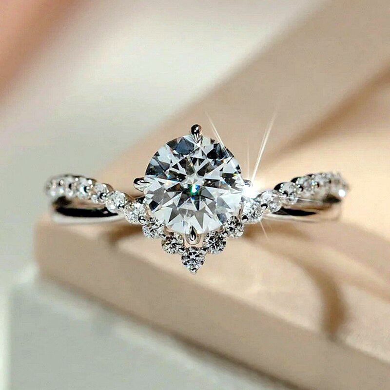 ZEVORA Celina Everhart Ring – Elegant 16K White Gold Statement Ring