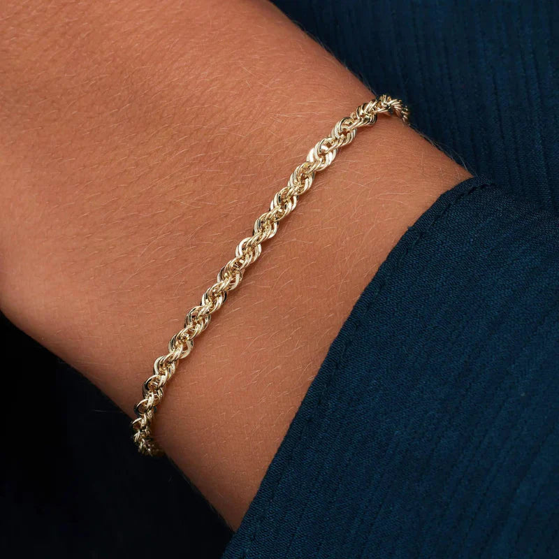 ZEVORA Twisted Chain Bracelet – Handmade Gold Jewelry