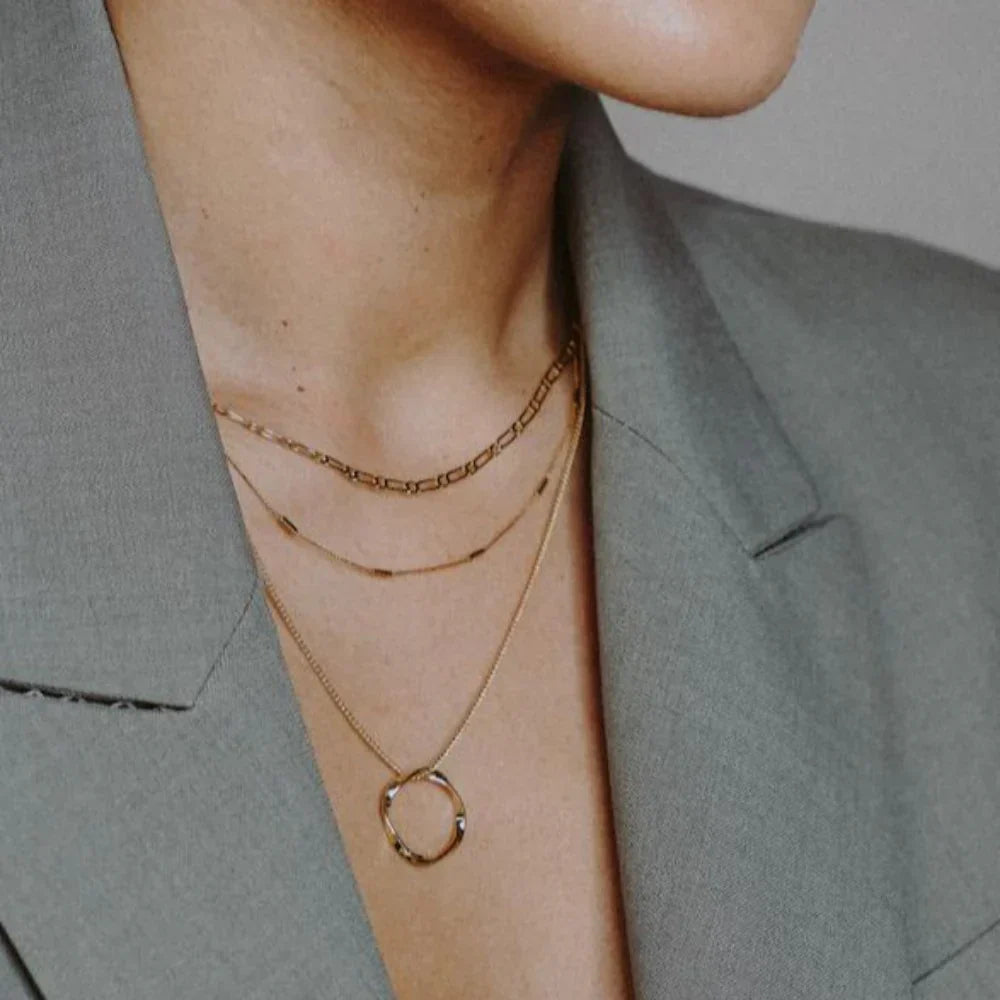 ZEVORA Open Circle Three Row Necklace – Gold