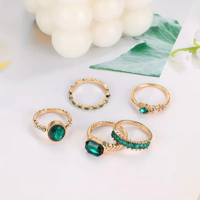 ZEVORA Zarina Exquisite Emerald Ring Set – 18K Gold Luxury Emerald Jewelry Set