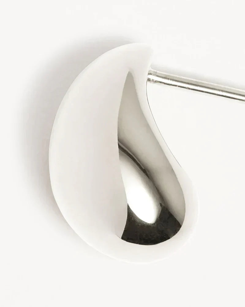 ZEVORA Mato Drop Earrings – 18K White Gold Sculptural Drop Earrings