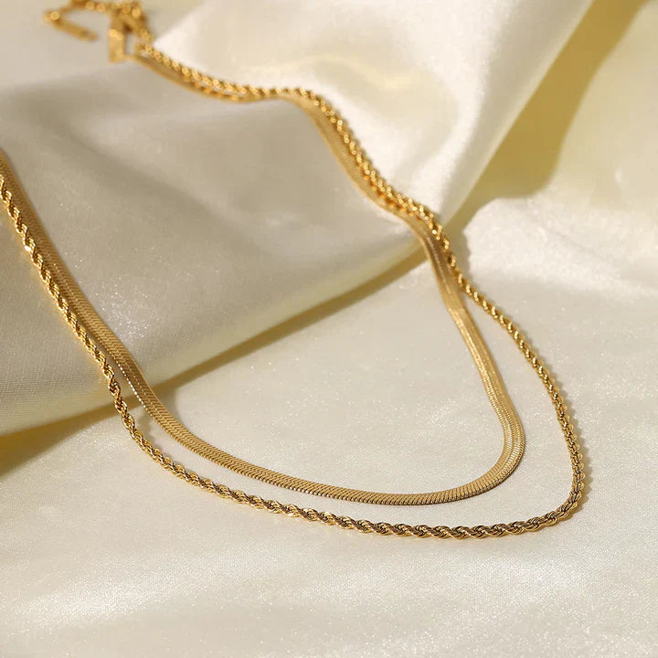 ZEVORA Juliana Solvia Necklace – Gold