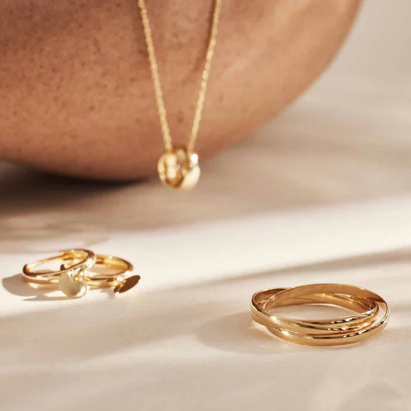 ZEVORA Léna Trielle Ring – 14K Gold Minimalist Stacking Ring