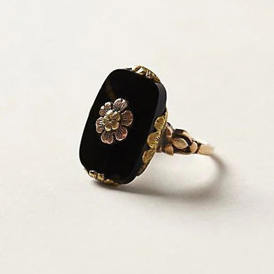 ZEVORA Vintage Black Stone Ring – Gold